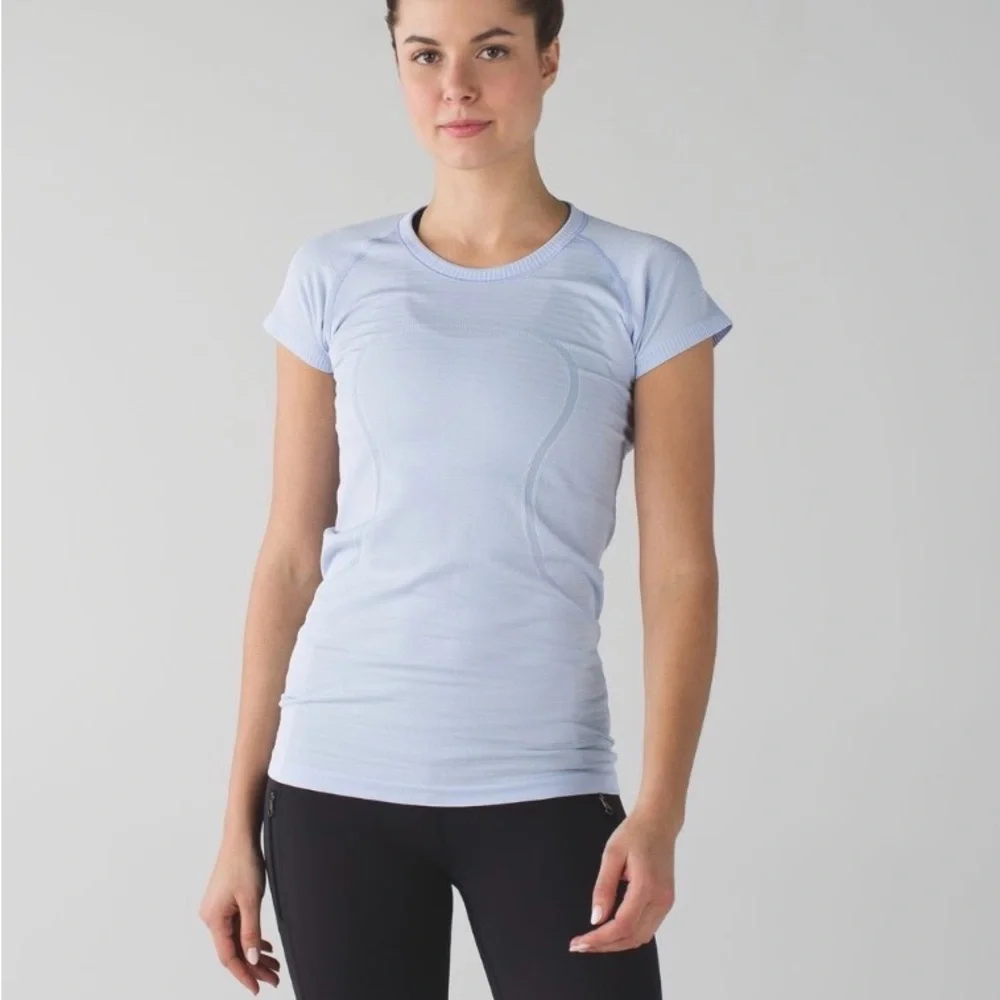 Lululemon Swiftly Tech Short Sleeve Crew
Heathered Chalk - Size 6 - Picture 3 of 5